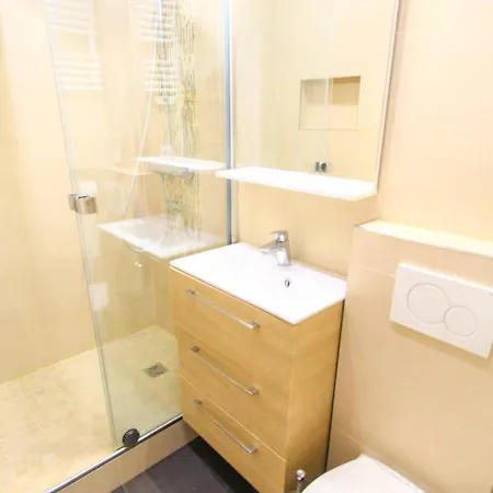 Bright And Comfortable Apt With Wifi In Clichy *